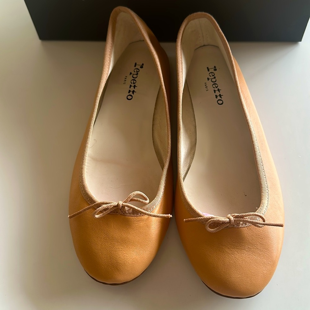 Repetto Paris Ballet Flats in Biscuit sz 38* In Beautiful Condition